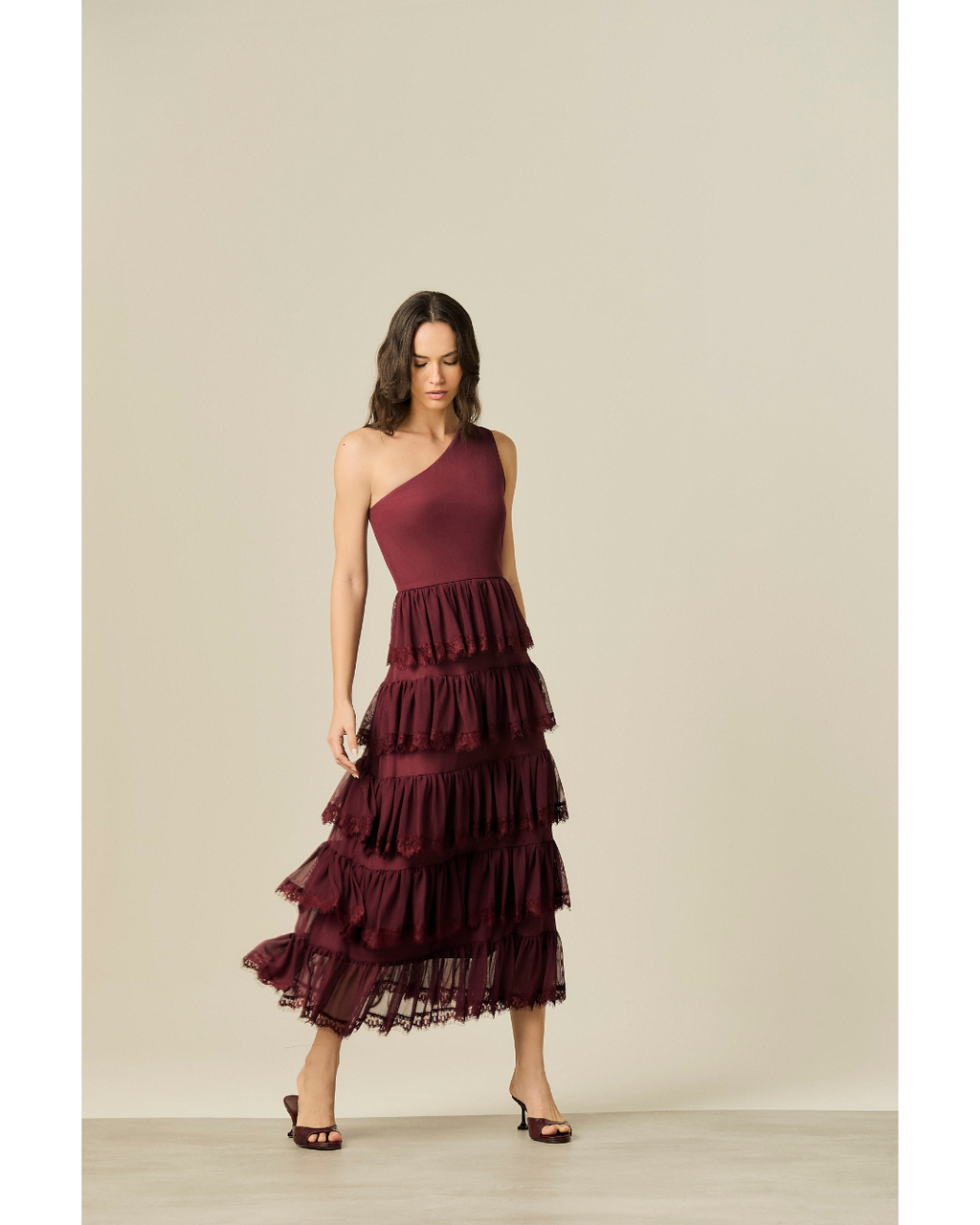 Vestido Mirella Longo Dec. Ombro Só Det. Renda Bordo