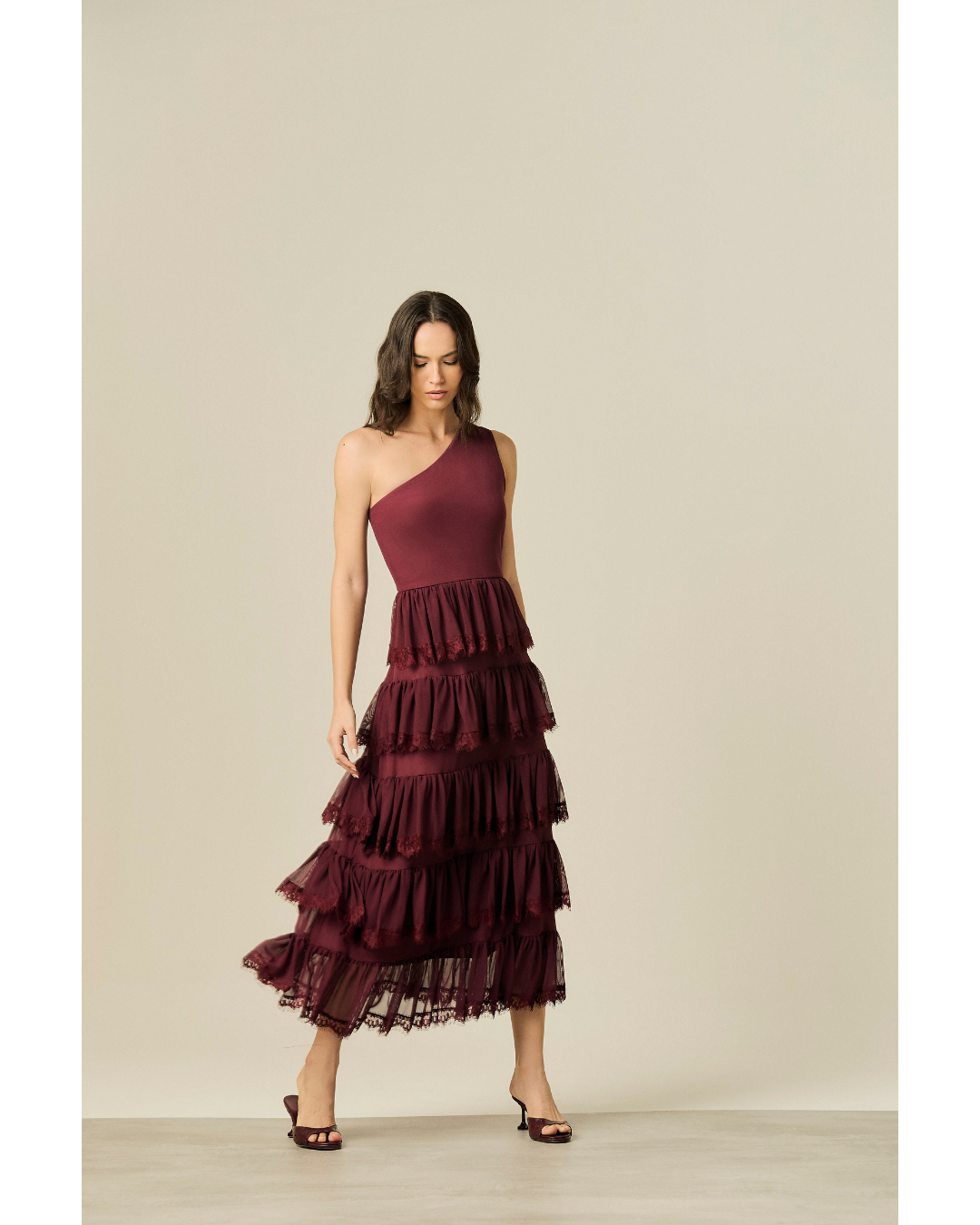 Vestido Mirella Longo Dec. Ombro Só Det. Renda Bordo