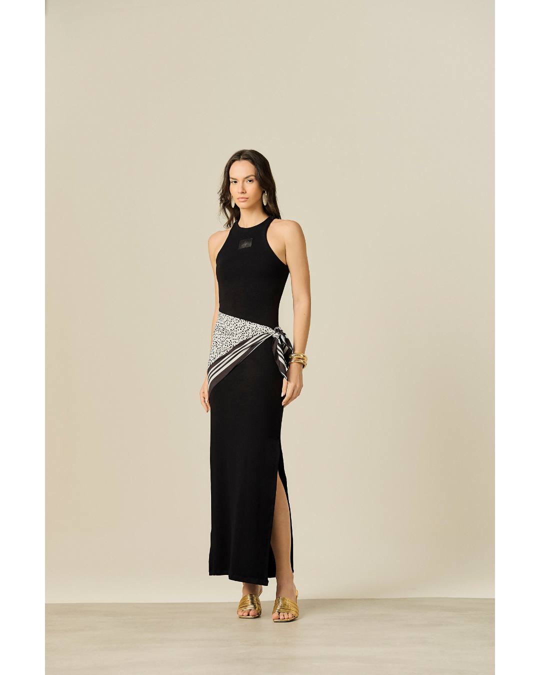 Vestido Bianca Longo Dec. Udet. Fenda Preto