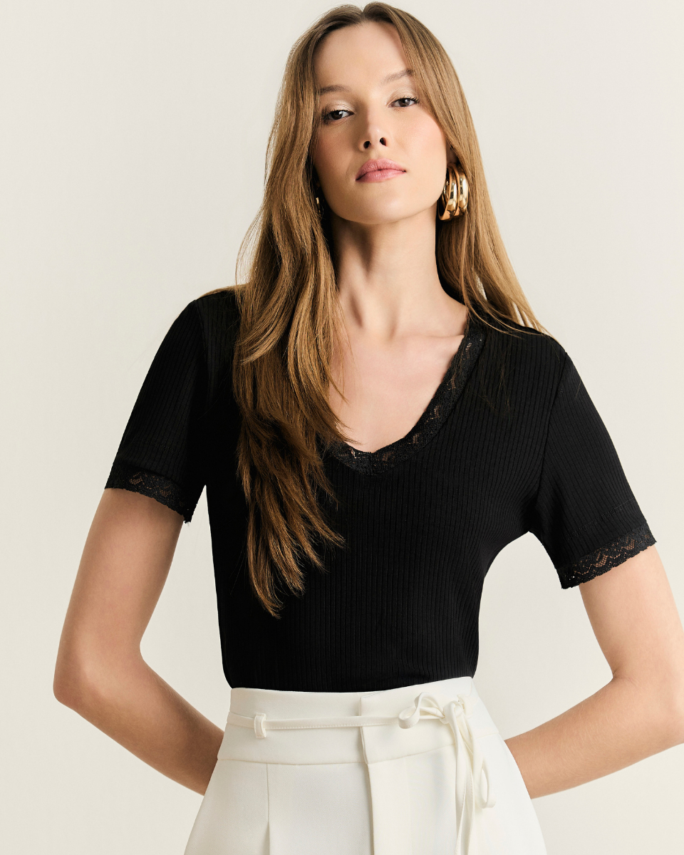 Blusa Jade Manga Curta Preta